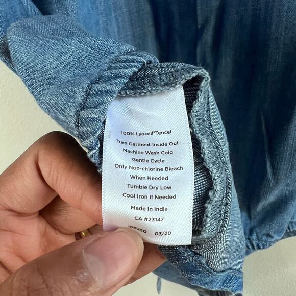 Talbots Women's V-Neck Cap Sleeve Denim Casual Button Up Shirt Blue Size Small - Picture 7 of 8